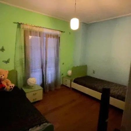 A Two-story Located On The Outskirts Of 别墅 Vlorë
