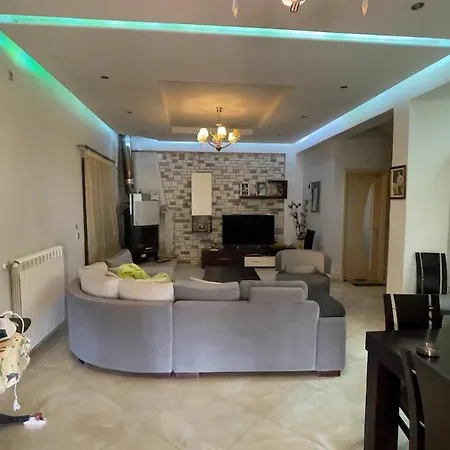 A Two-story Located On The Outskirts Of 别墅 *